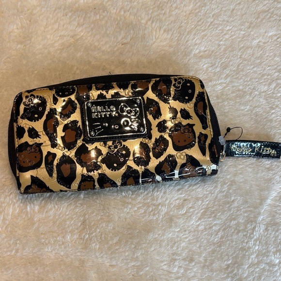 Hello Kitty Black and Brown Leopard Wallet - Picture 1 of 5